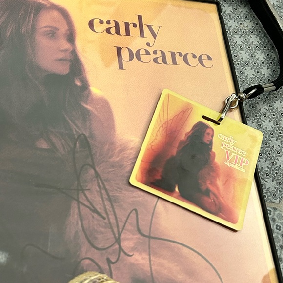 Carly Pearce VIP bundle - Picture 3 of 7